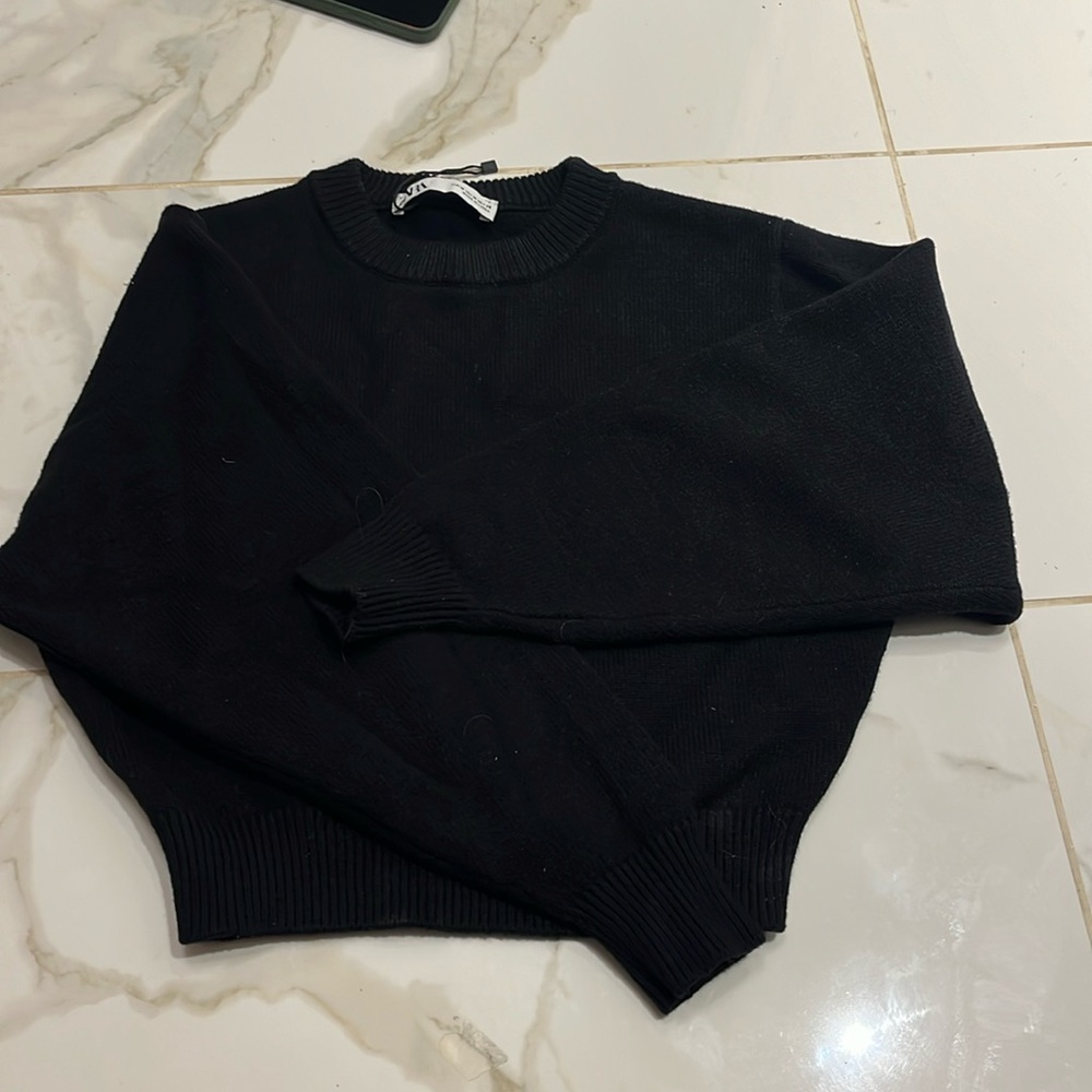 Black cropped sweater